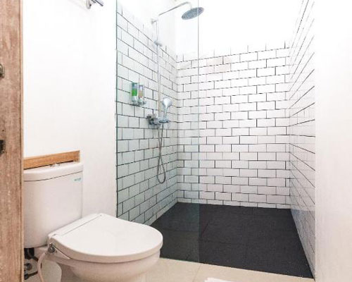 laroja-bathroom